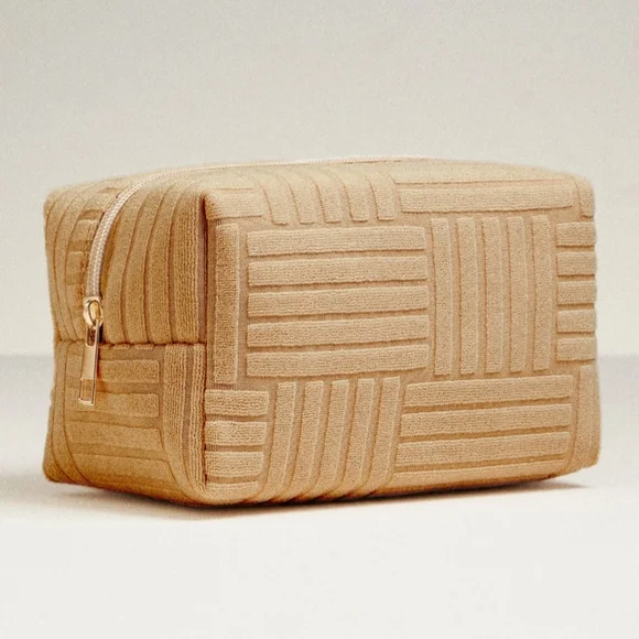 #760 Quilted Tote Bag (Woven Texture) w/Luxe Terry Fabric Travel Pouch -Medium - Picture 6 of 7